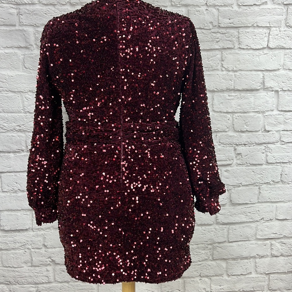 Boohoo red velvet and sequin deep V dress size 16 - Picture 5 of 12